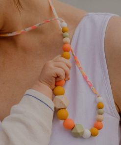 Collier d'allaitement ou de portage silicone et bois 'Sorbet d'été'' - Orange corail