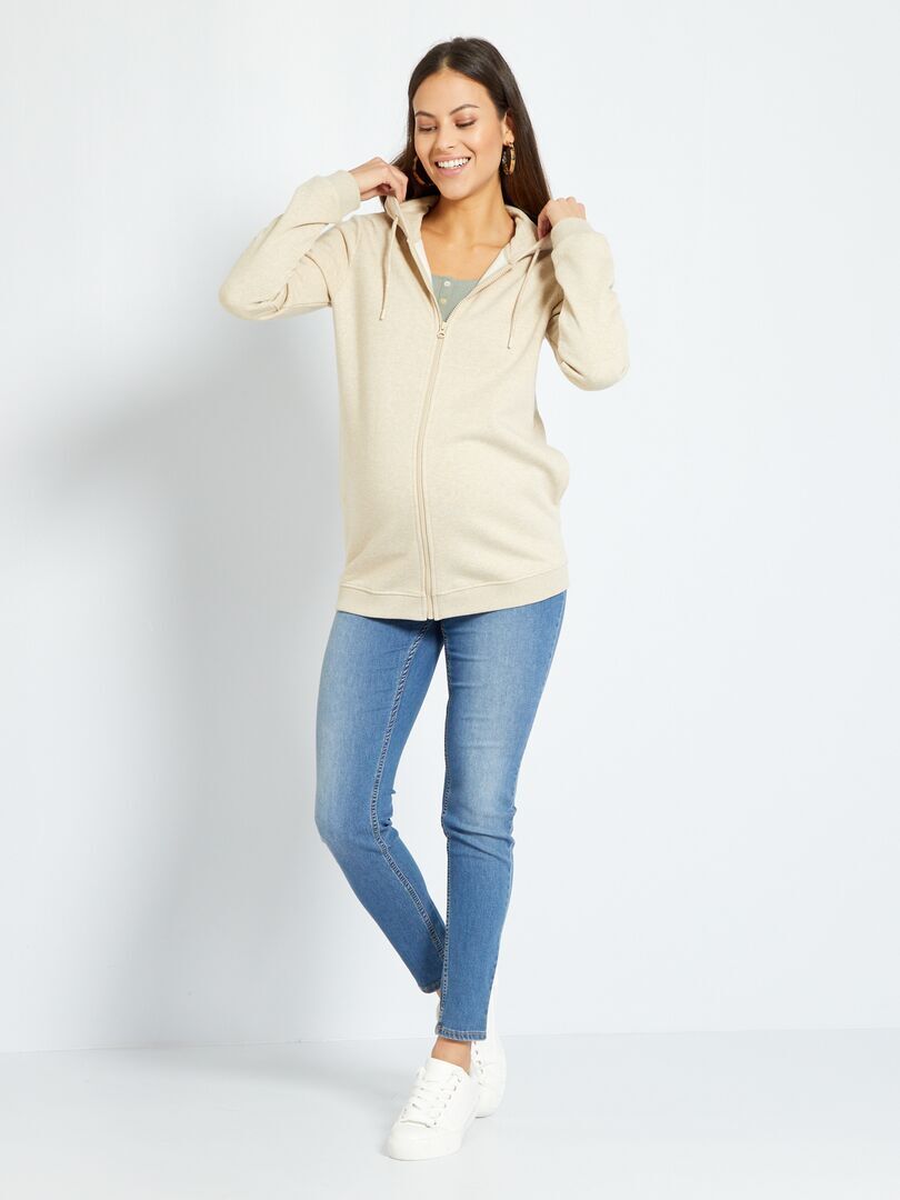 6D65BC33-CEEE-CD1E-B2DE-649A5919F412-6