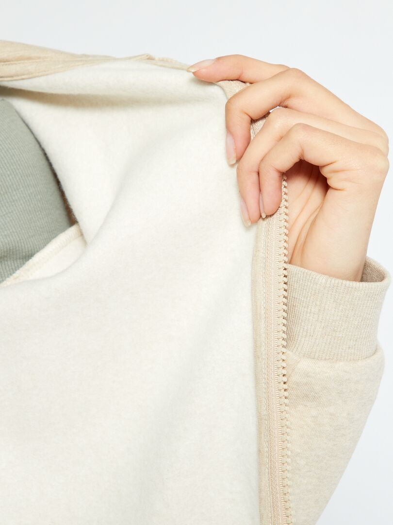 91886B56-B5C4-49A2-78CB-6DCAF924571C-1